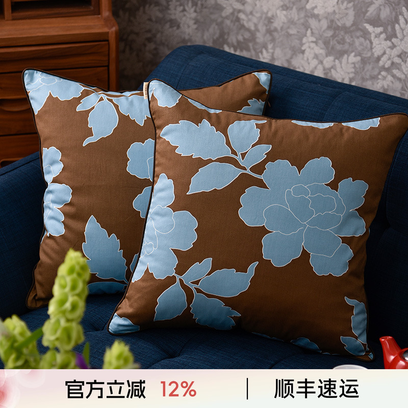 沙发客厅抱枕阳春小镇