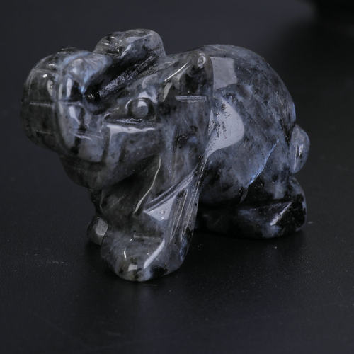 活动款爆款天然玉石水晶雕刻动物大象吸水象动物摆件绿松石