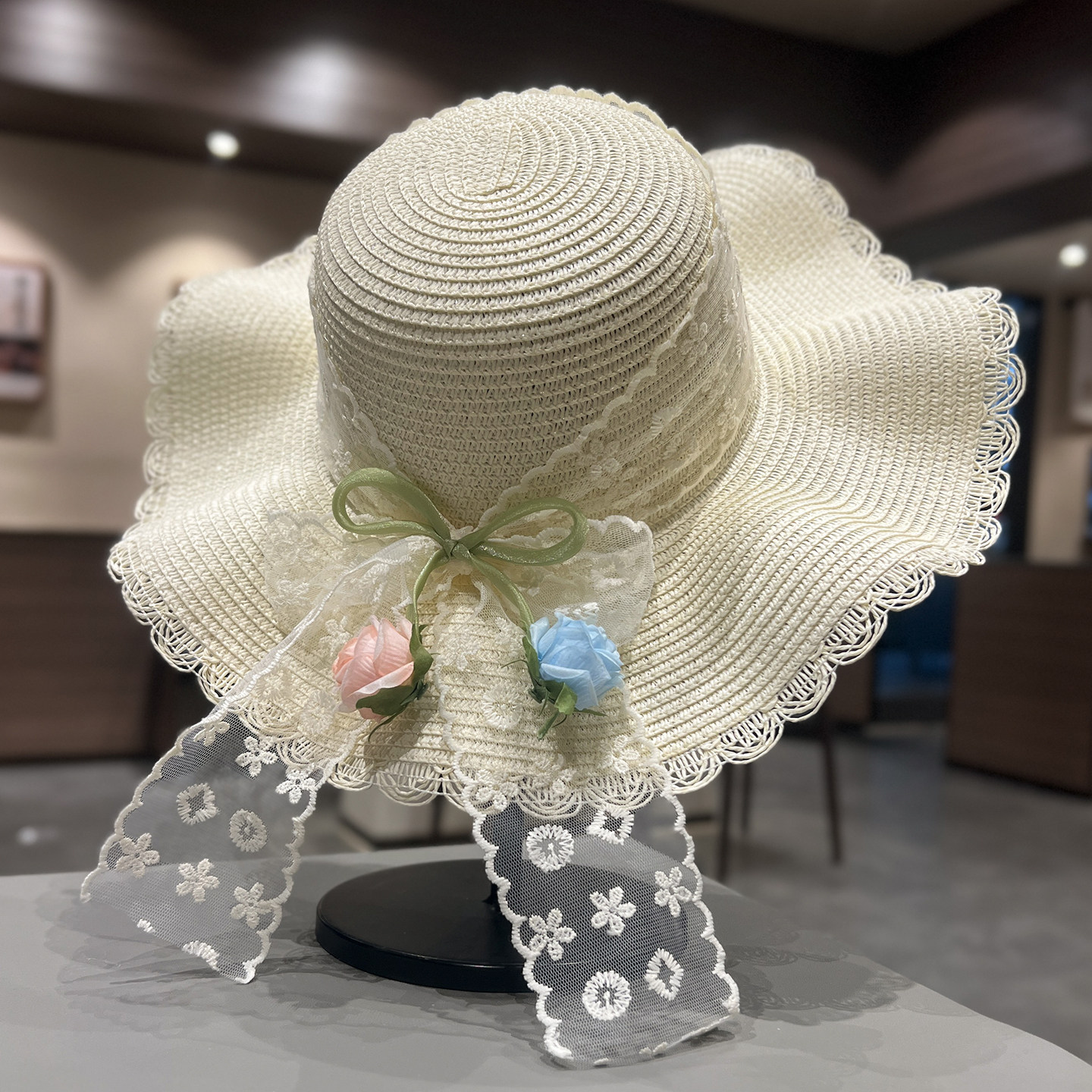 夏季花边少女草帽2026新款春天出游防晒遮阳帽子度假风海边沙滩帽
