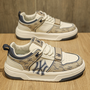 男鞋秋冬2026新款潮牌高级感青少年运动休闲厚底防滑百搭小白板鞋