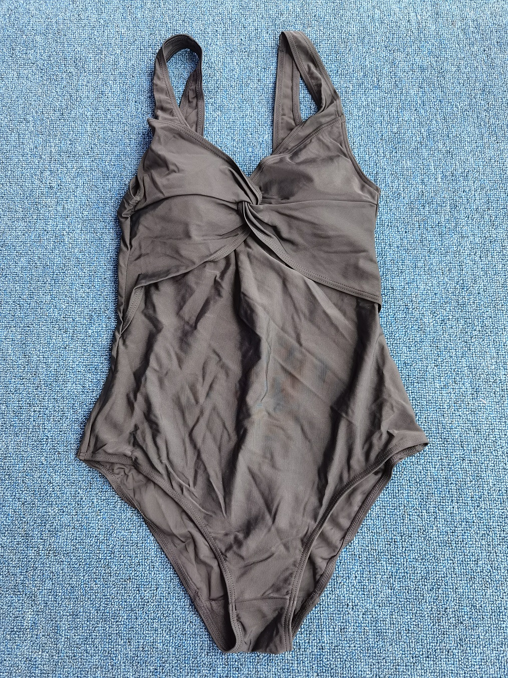 时尚泳装女连体衣百褶显瘦v领大码温泉三角泳装一体胸垫