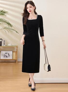 赫本风黑色钉珠方领连衣裙女2025秋季新款收腰显瘦高级感丝绒裙子