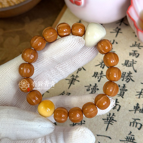 有野青青原创设计猴头鲨鱼背手串