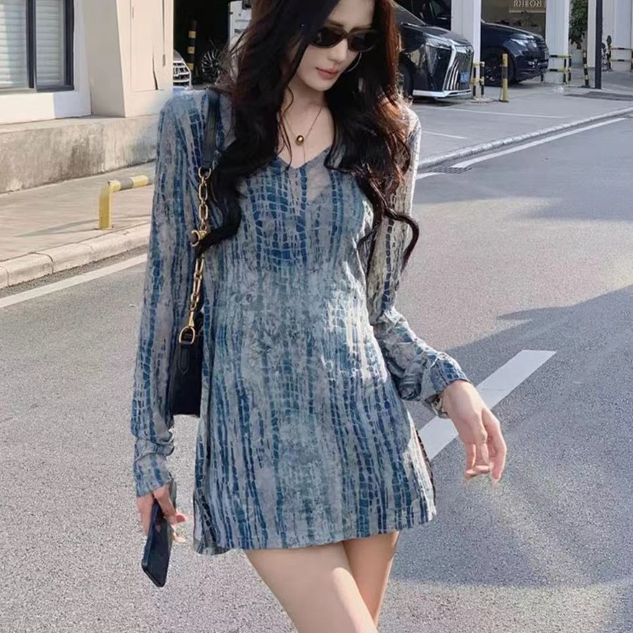欧货时尚气质V领薄款防晒罩衫女夏季高级感轻奢宽松显瘦职场上衣