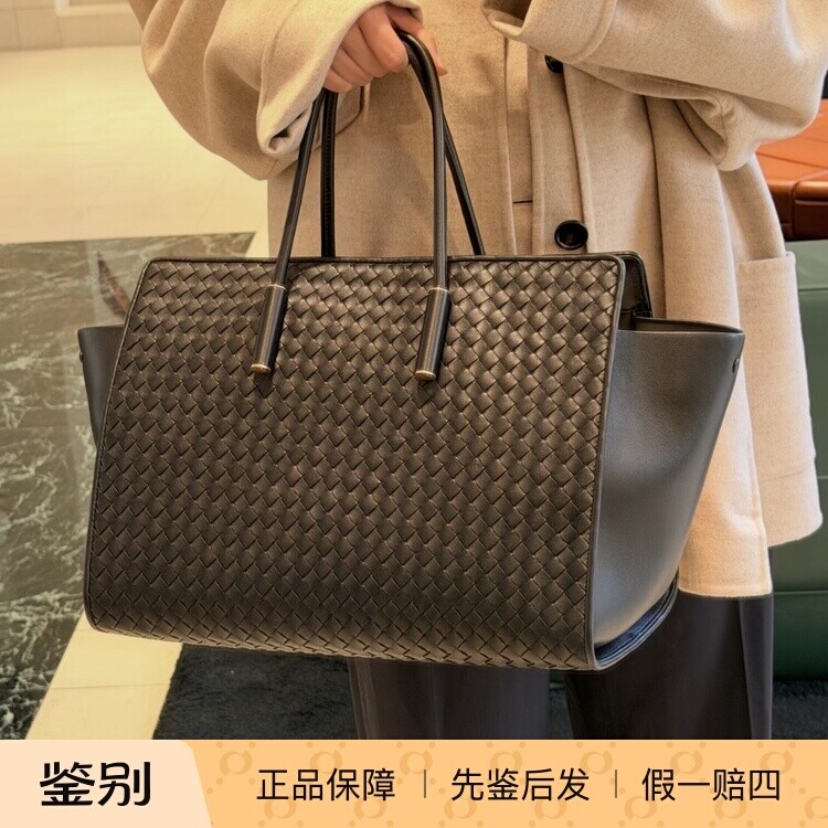BV新款女包 黑色编织包 手提单肩托特包Bottega Veneta葆蝶家2026