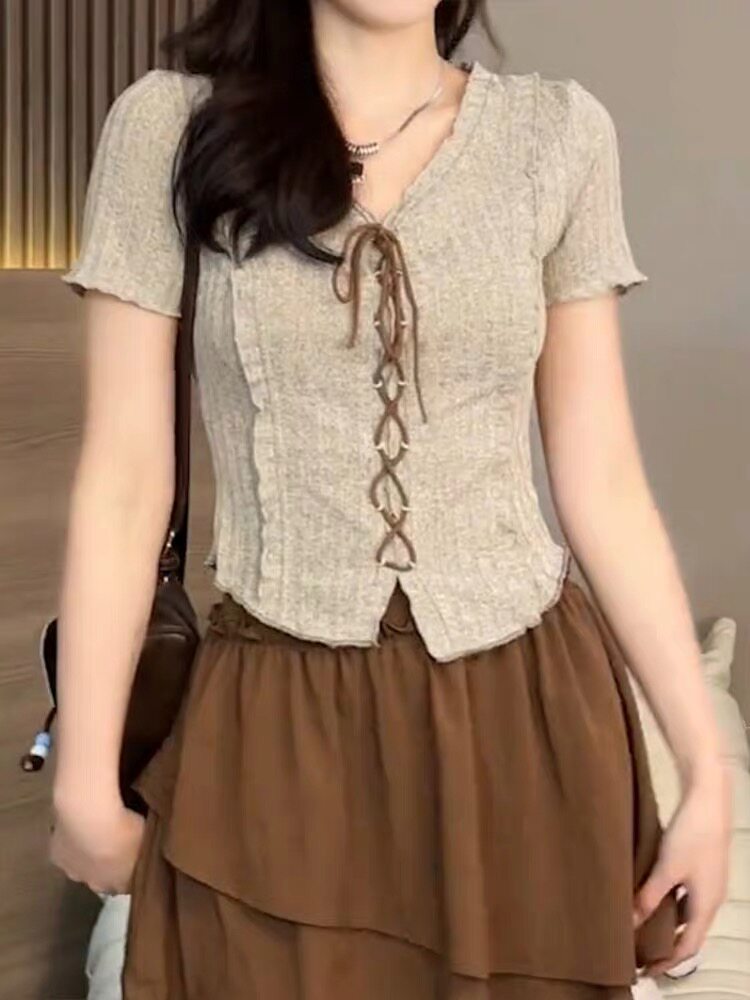 超好看独特漂亮韩系chicT恤流行超火短款高级感绝美内搭精致上衣