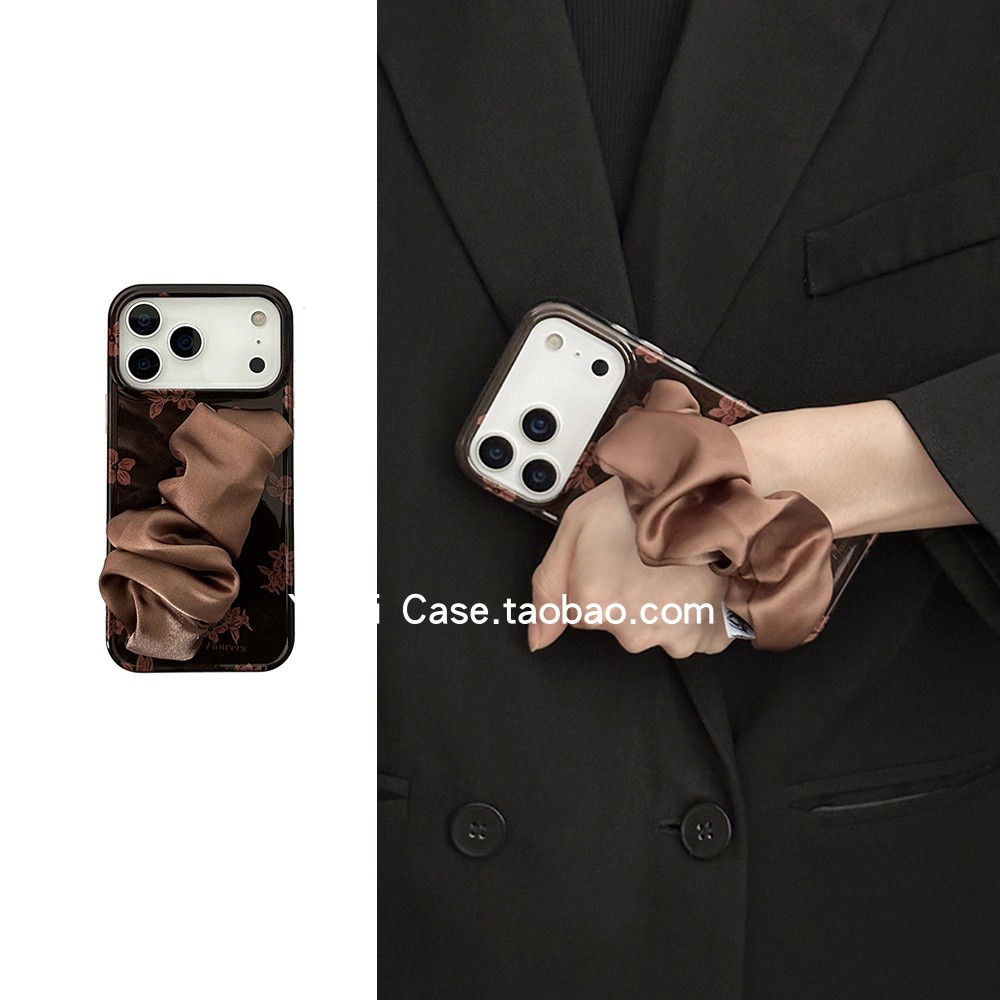 复古秋冬高级感棕咖树叶丝巾弹力手腕带16promax适用苹果17promax手机壳iphone13小众15新款17气质14保护套