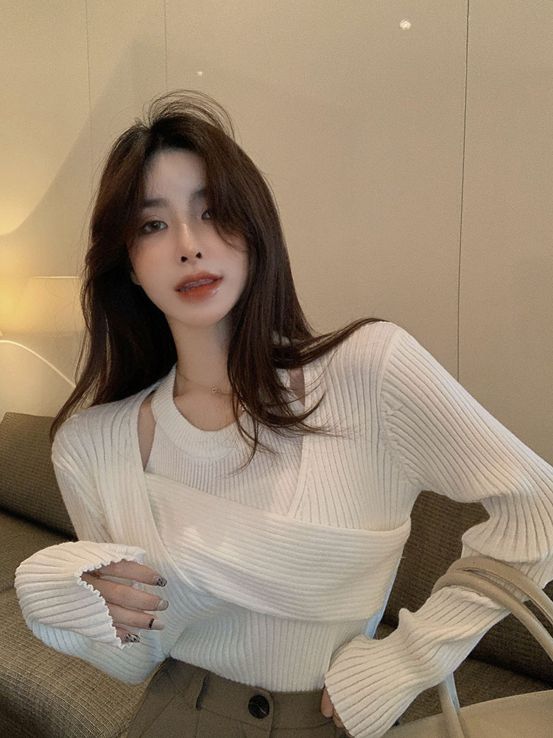 Real price! Women's two piece sweater with waistcoat at neck