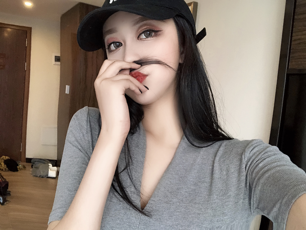 ！ Real price! Sexy V-neck short sleeve solid color skinny stretch T-shirt for women