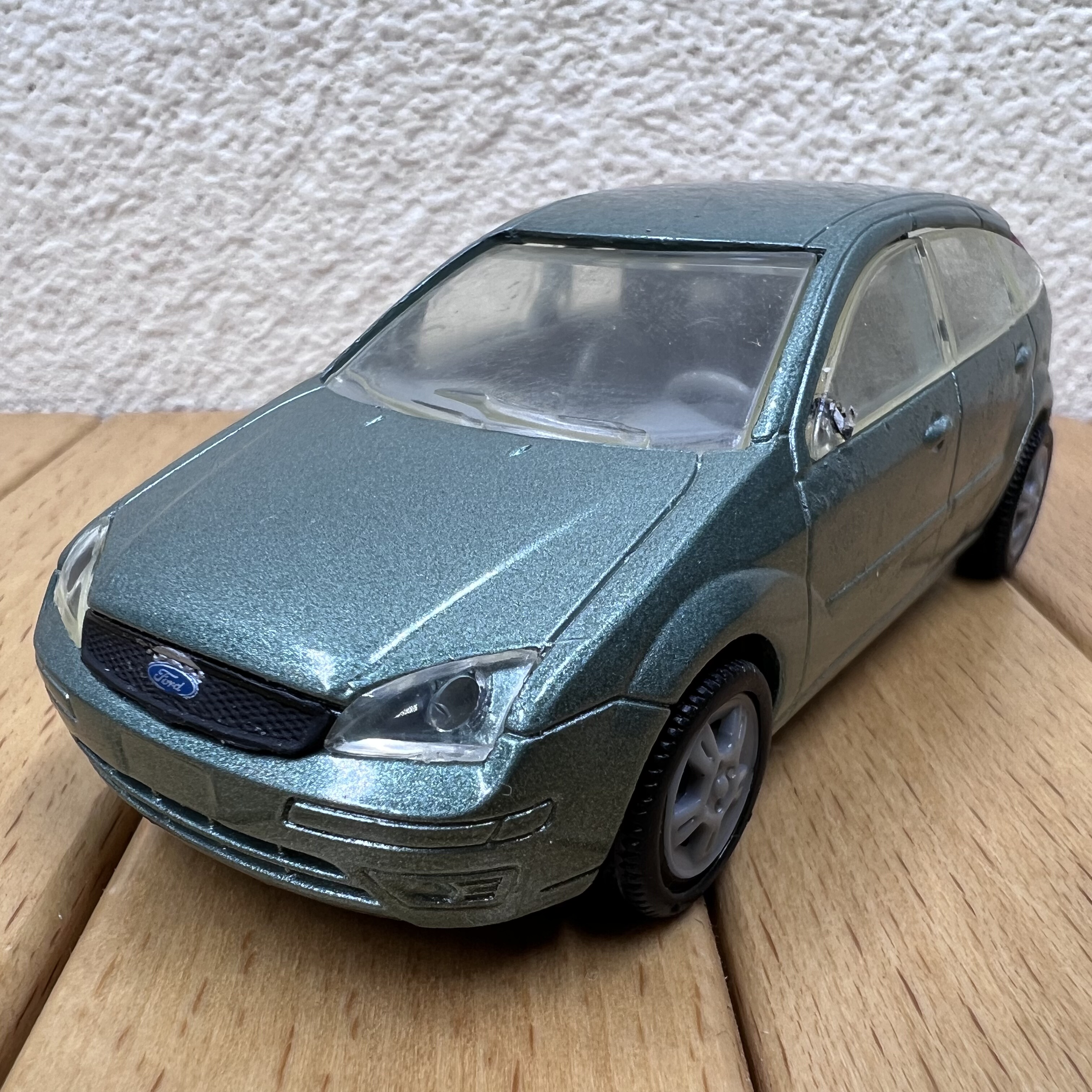 1:43福特2005款福克斯ZX5汽车合金模型摆件 小钢炮汽车模型摆设