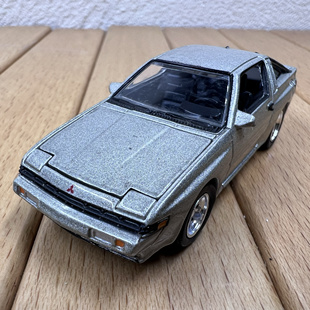 1:64三菱1982款史泰龙合金汽车模型摆件 意大利种马场景摆设