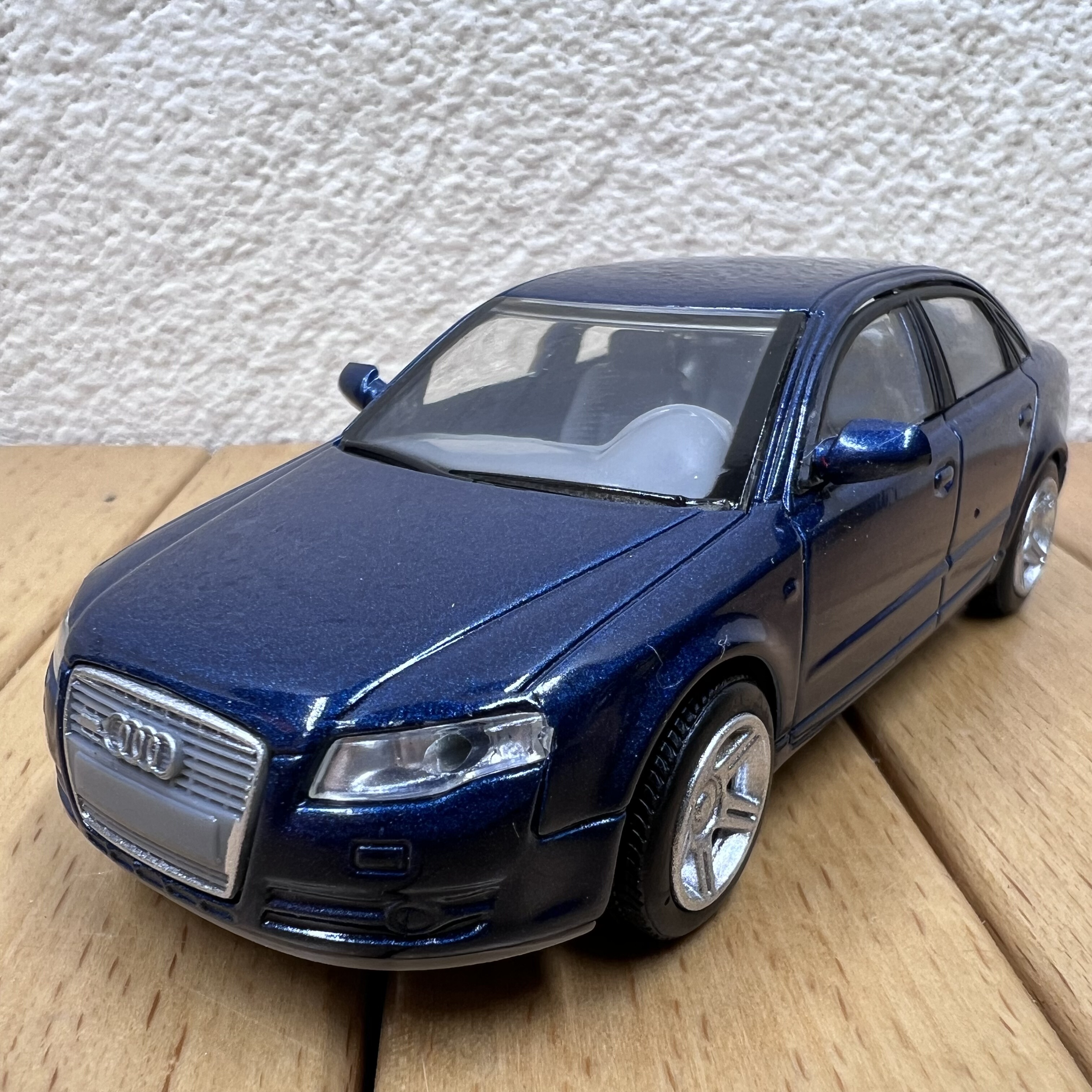 1:43奥迪2007款A4汽车合金模型摆件 奥迪B7汽车模型摆设