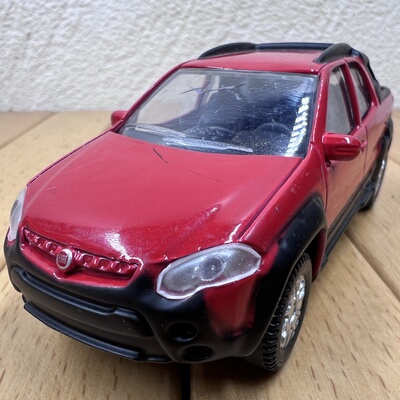 1:43菲亚特1998款斯特拉达皮卡合金汽车模型摆件 场景模型摆设