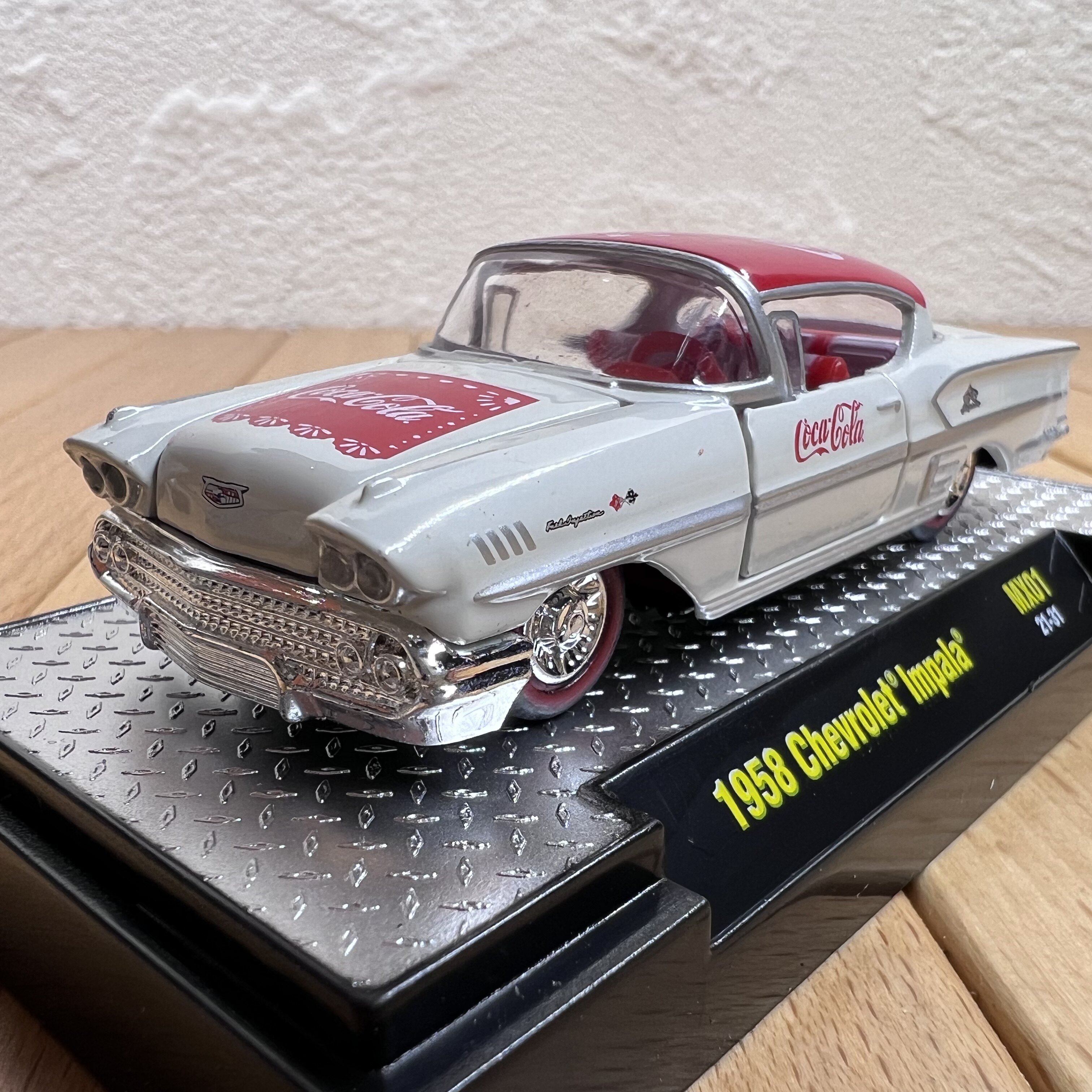1:64雪佛兰1958款英帕拉黑斑羚汽车合金模型可乐肌肉车场景摆设