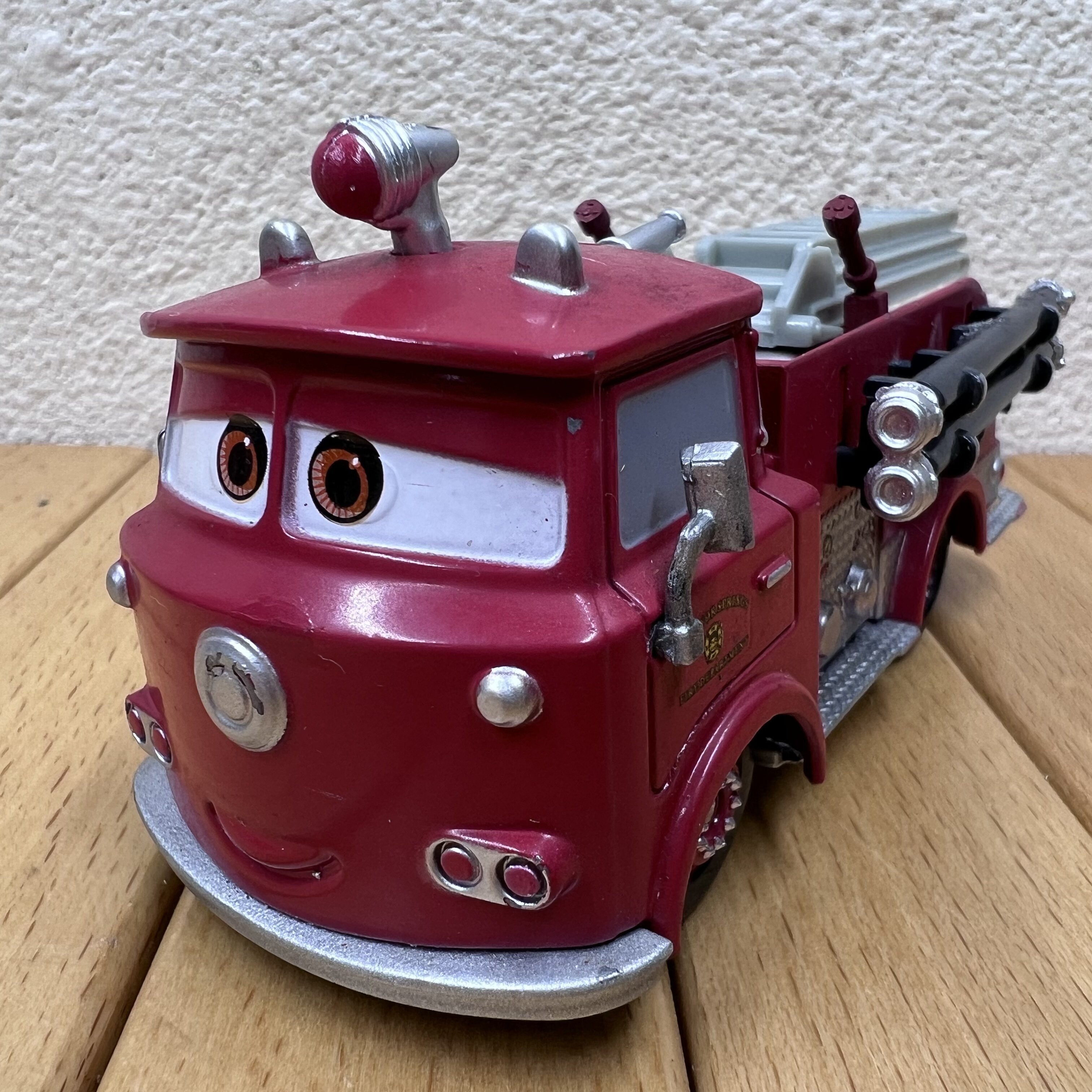 汽车总动员2合金小红消防车儿童玩具车模型合金赛车总动员