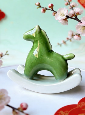 陶瓷小马摆件绿色玄关桌面装饰