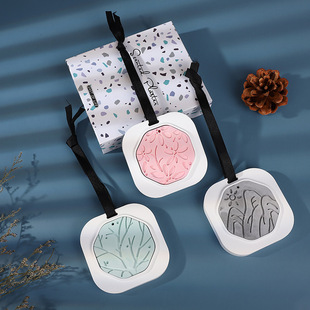 车载香薰石膏挂件室内衣橱衣柜家居卧室熏香挂片汽车香熏蜡片