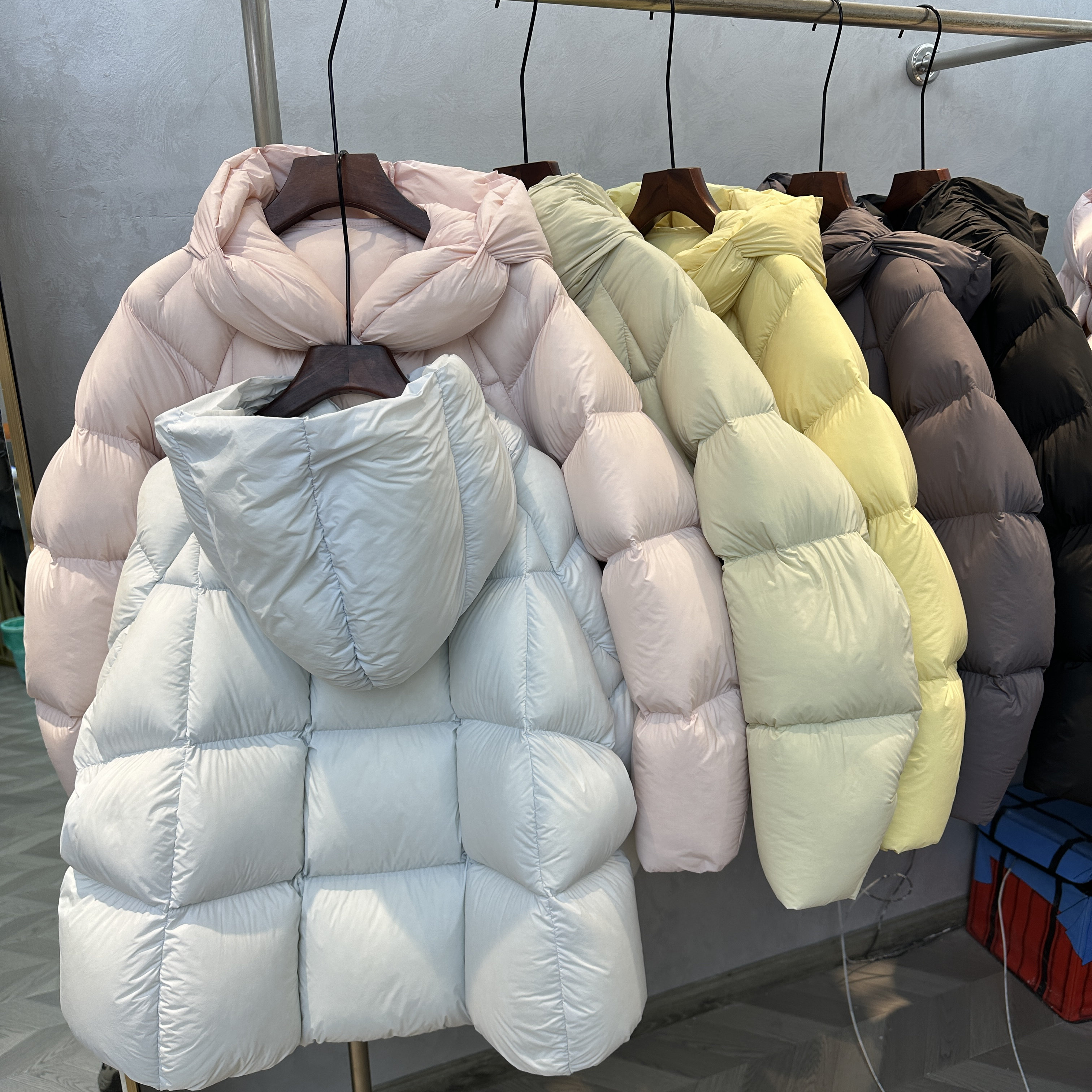 断码特价清仓!95白鸭绒云朵泡芙2026冬装新款短款连帽羽绒服女