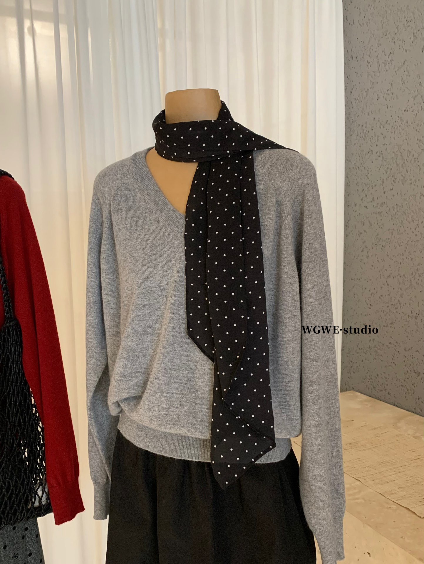 圣诞红色小衫灰T纯色V领毛衣女秋季2025新款套头针织气质慵懒上衣