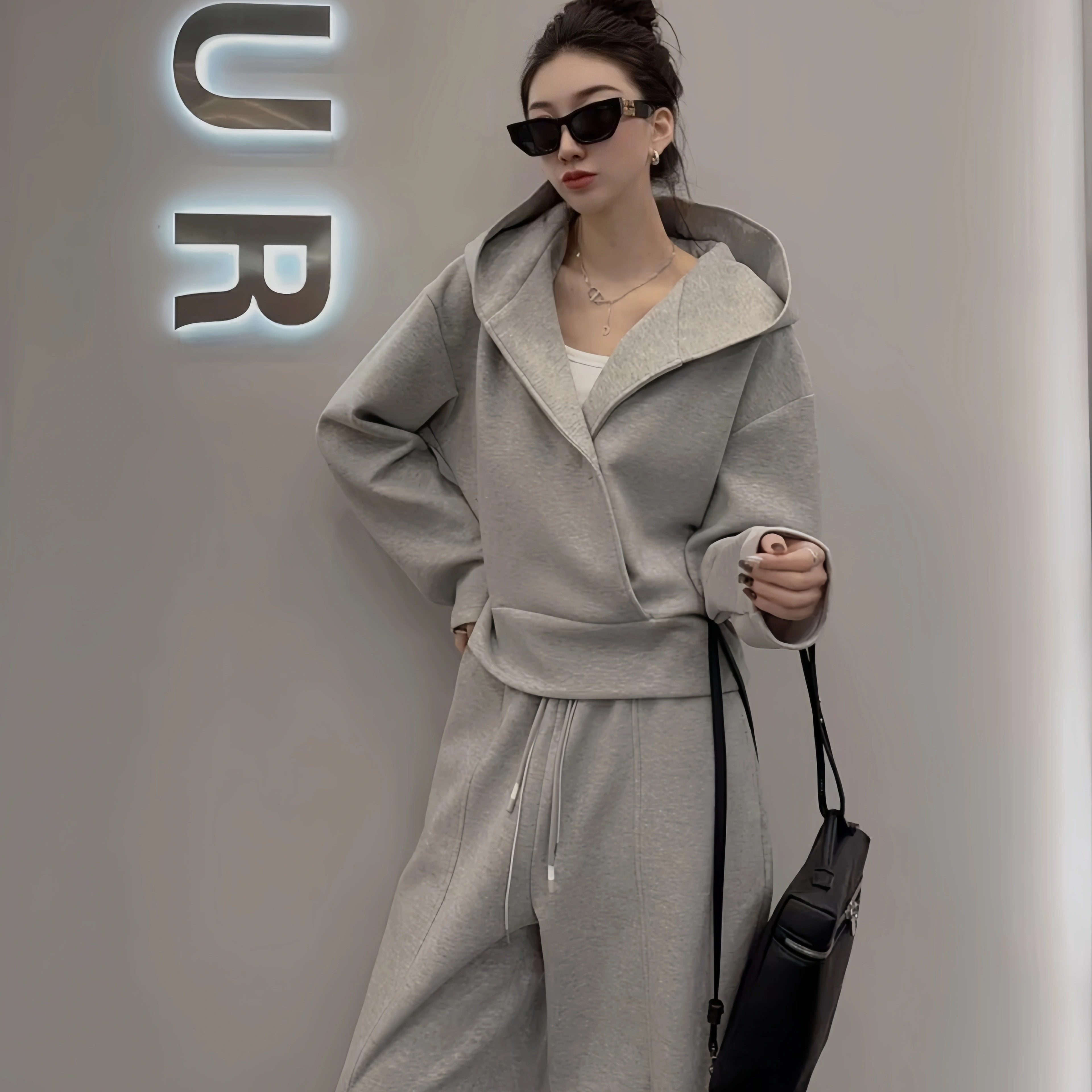 美式复古运动休闲套装女2025早春显瘦连帽卫衣斜扣长袖外套两件套