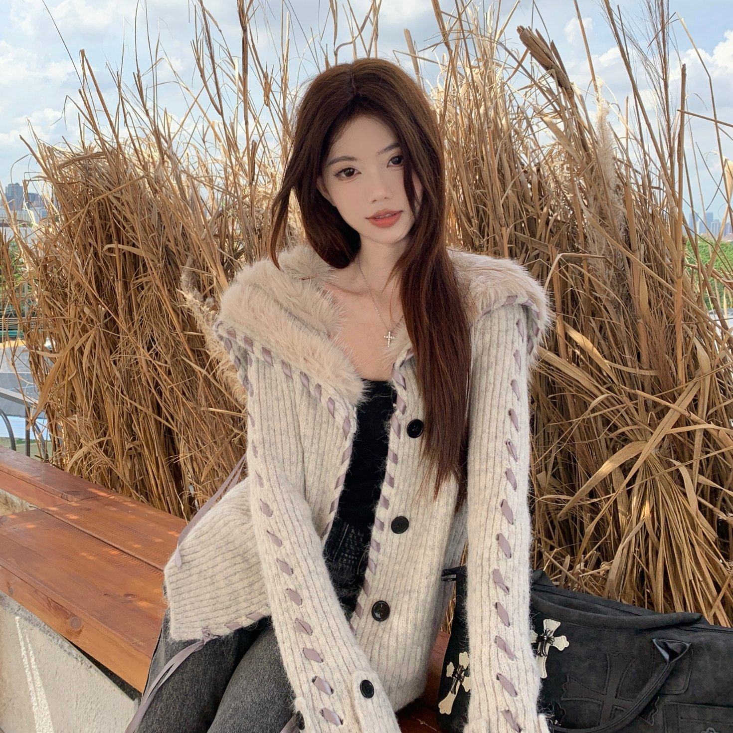 慵懒风狐狸毛车条撞色织带毛衣女绒感翻领外套开衫显瘦