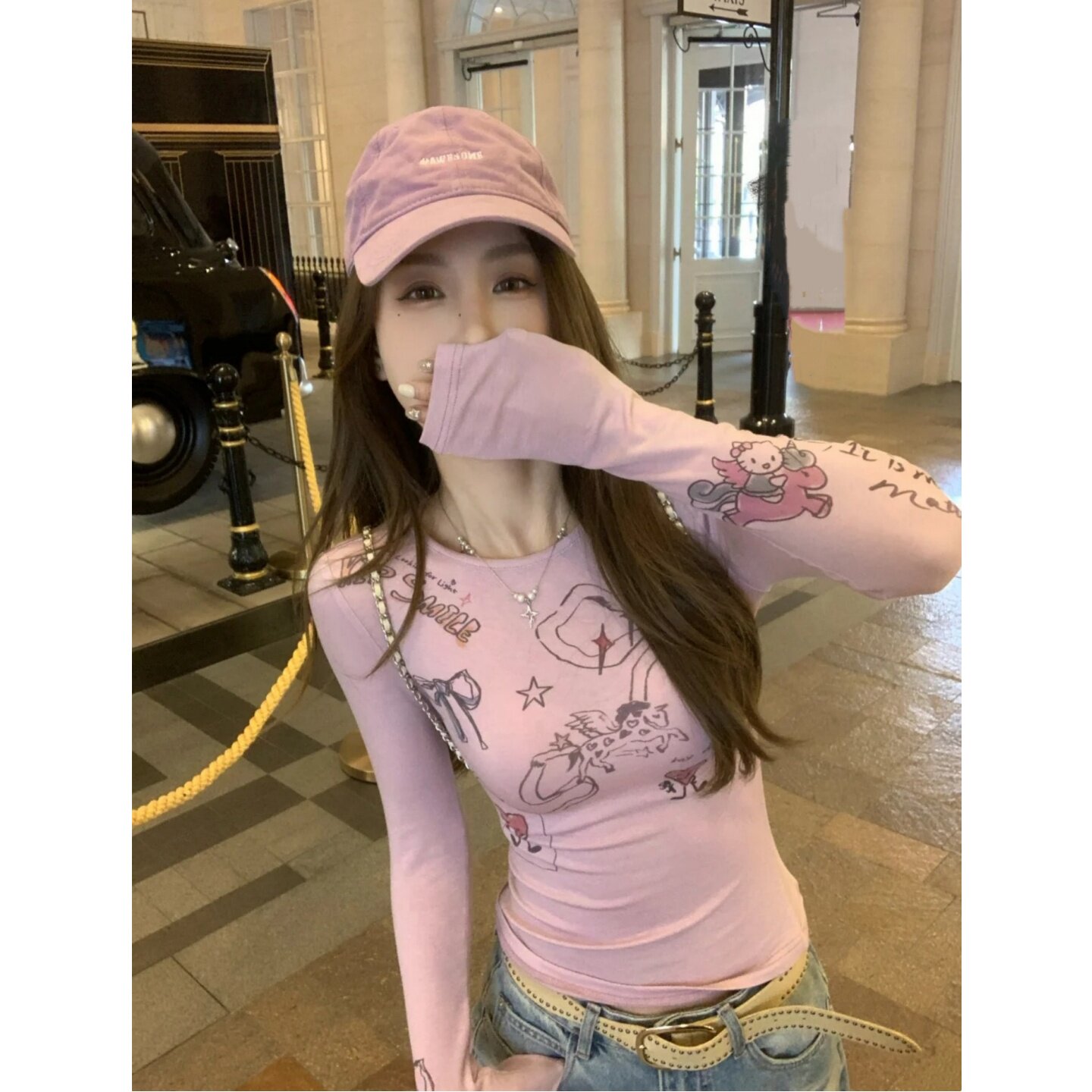 韩系涂鸦印花长袖T恤女秋季新款设计感修身显瘦辣妹打底衫ins上衣