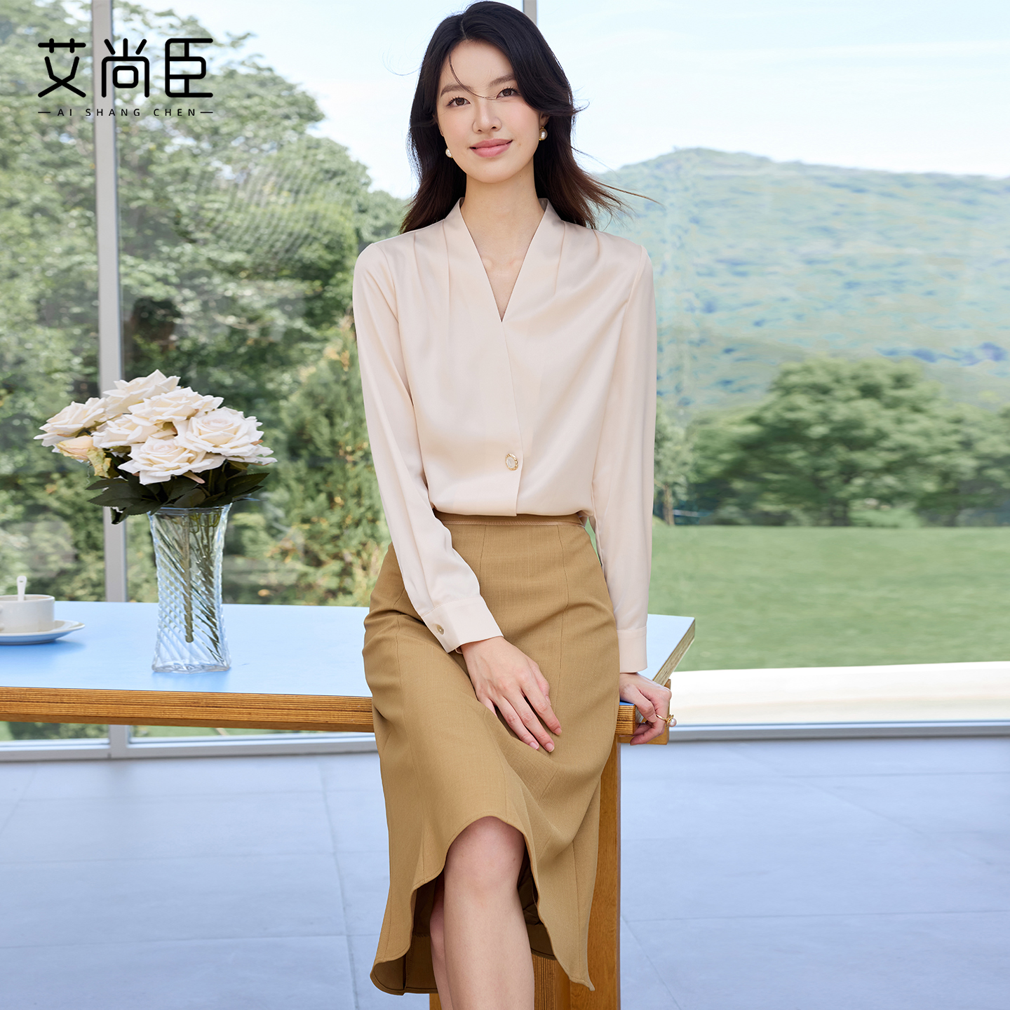 艾尚臣高级感时尚套装女气质显瘦正式场合职业装时髦套裙长袖衬衫