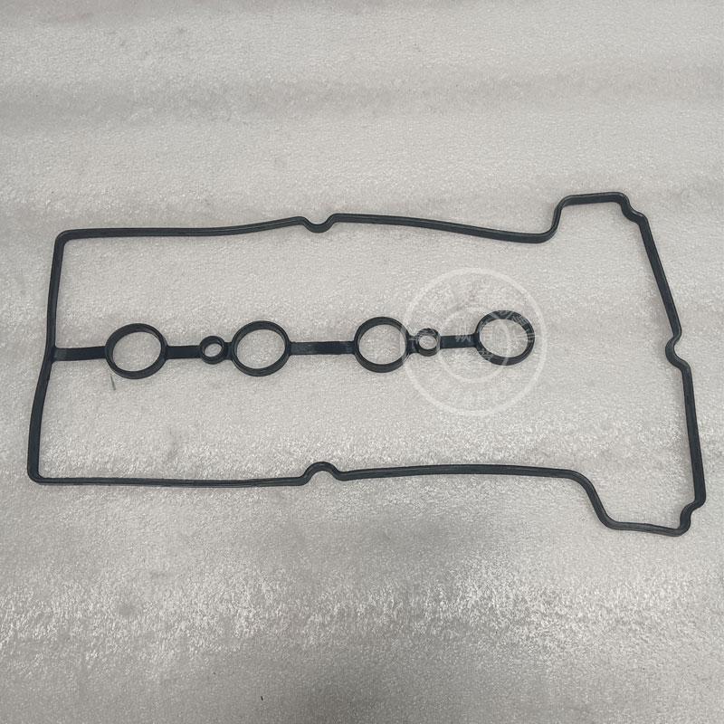 宝骏乐驰发动机气门室盖垫火花塞