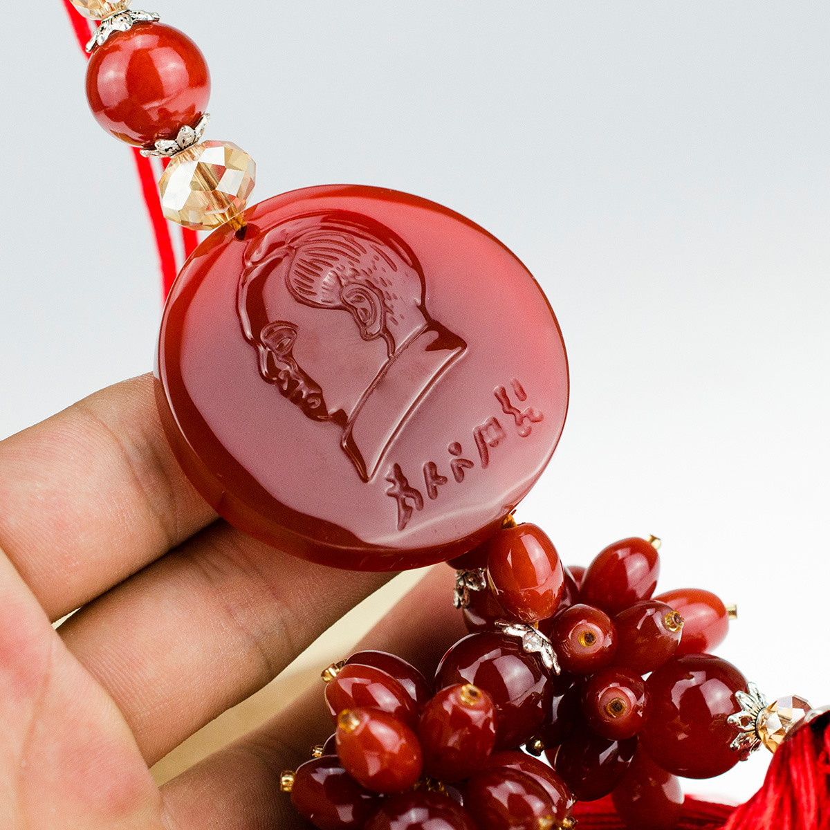 玛瑙毛主席装饰挂件吊饰创意饰品车内汽车家居挂饰酒红色毛泽东像