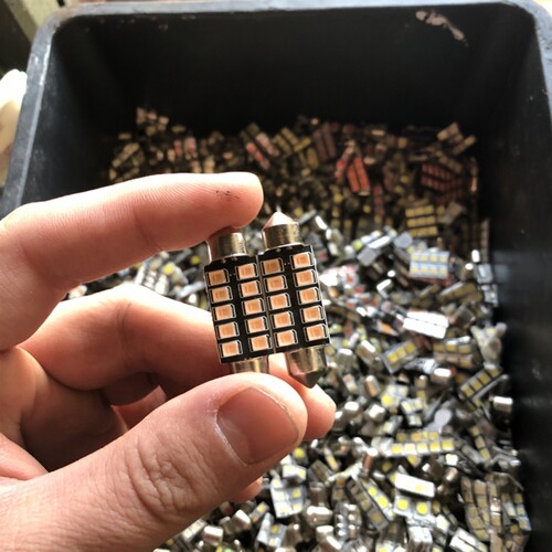 大众老宝来经典高尔夫捷达牌照灯