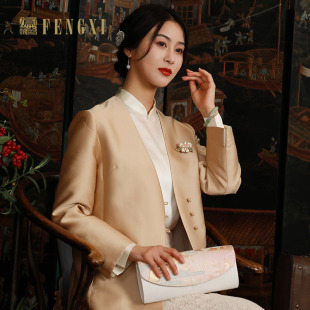 凤禧新款 复古外套配胸针女 2023春秋米金色日常聚会百搭丝毛中长款