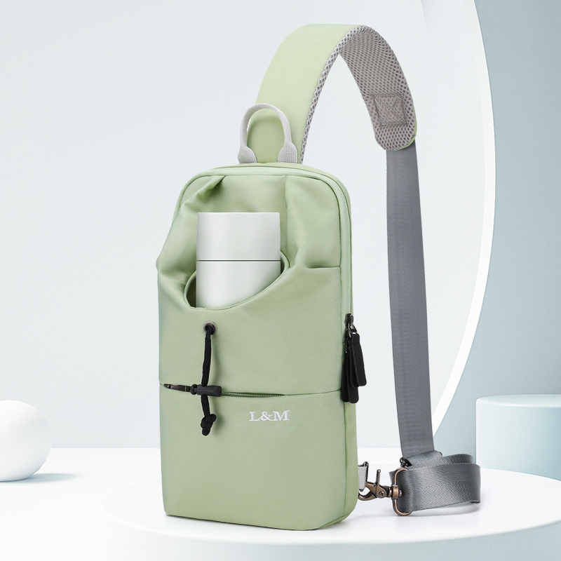 L＆M包包女士新款潮流百搭通勤包斜挎包女时尚水壶胸包防水小挎包