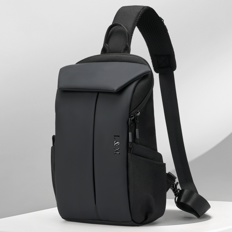 男士斜挎包潮牌百搭邮差包防水