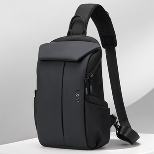 L＆M男士 斜挎包潮牌百搭邮差包防水胸包斜肩包机车包骑行包斜背包
