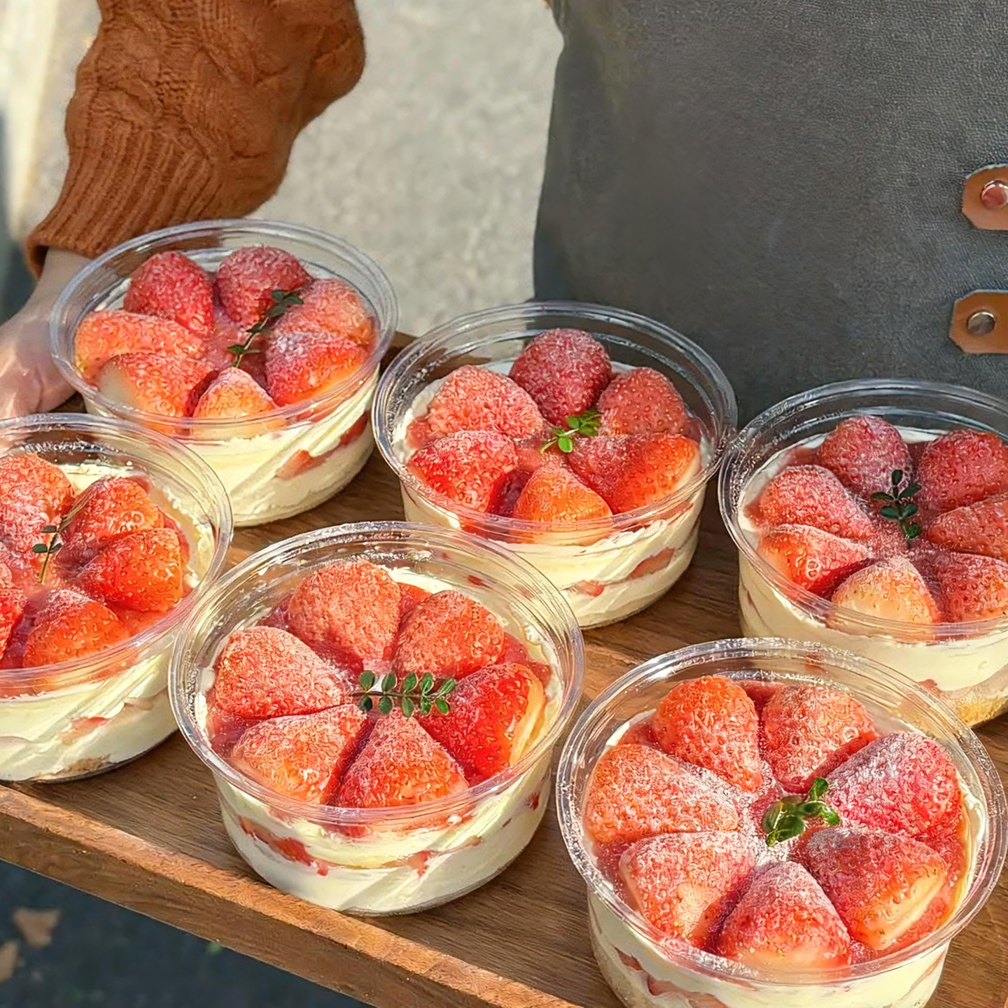 草莓千层打包盒透明水果奶油盒子