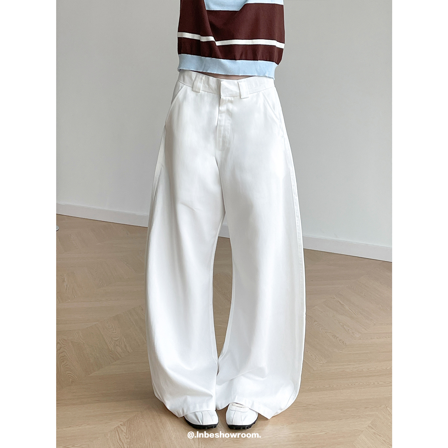 极简天丝高腰廓形白色弯刀裤女