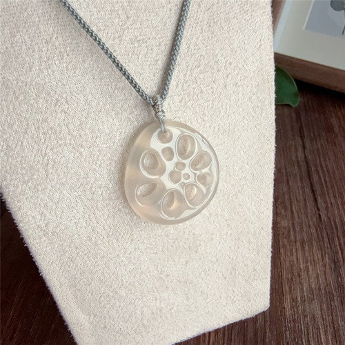 天然冰种白玉髓藕片吊坠毛衣链