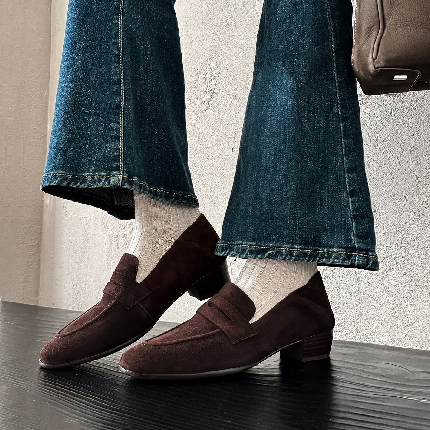 一力米灰2025年新款女鞋时装单鞋乐福鞋女鞋平底鞋绒面一脚蹬懒人