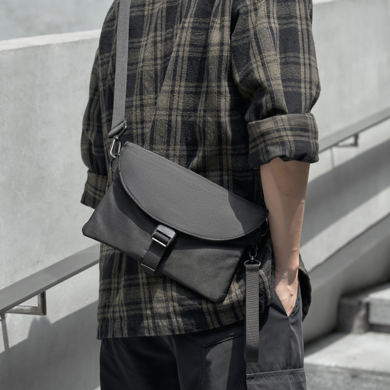 日系工装邮差包男士大学生