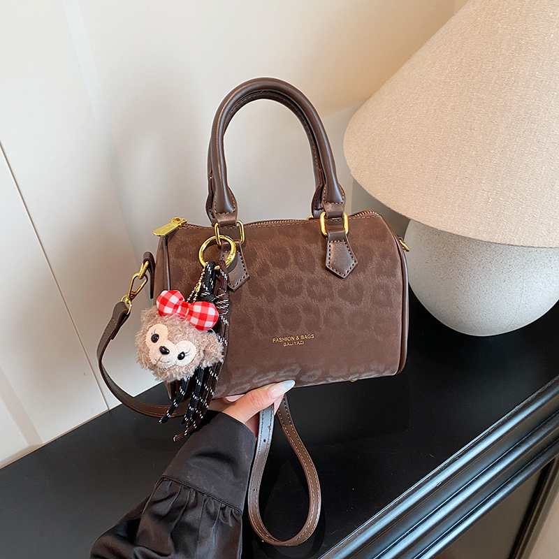 一乙新款时尚百搭波士顿包