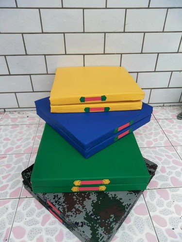 买家购买理由： 1）整体弹力eva海绵不易变形，软硬适中。2) 拉链设计方便清洗拆装，提手设计方便携带，白边护角设计不易变形3) 高级帆布耐磨结实耐用4）适用范围广泛：学校体育训练使用，运动健身防护，舞蹈练功垫，野餐坐垫。