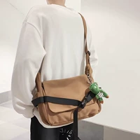 Коричневый маленький динозавр