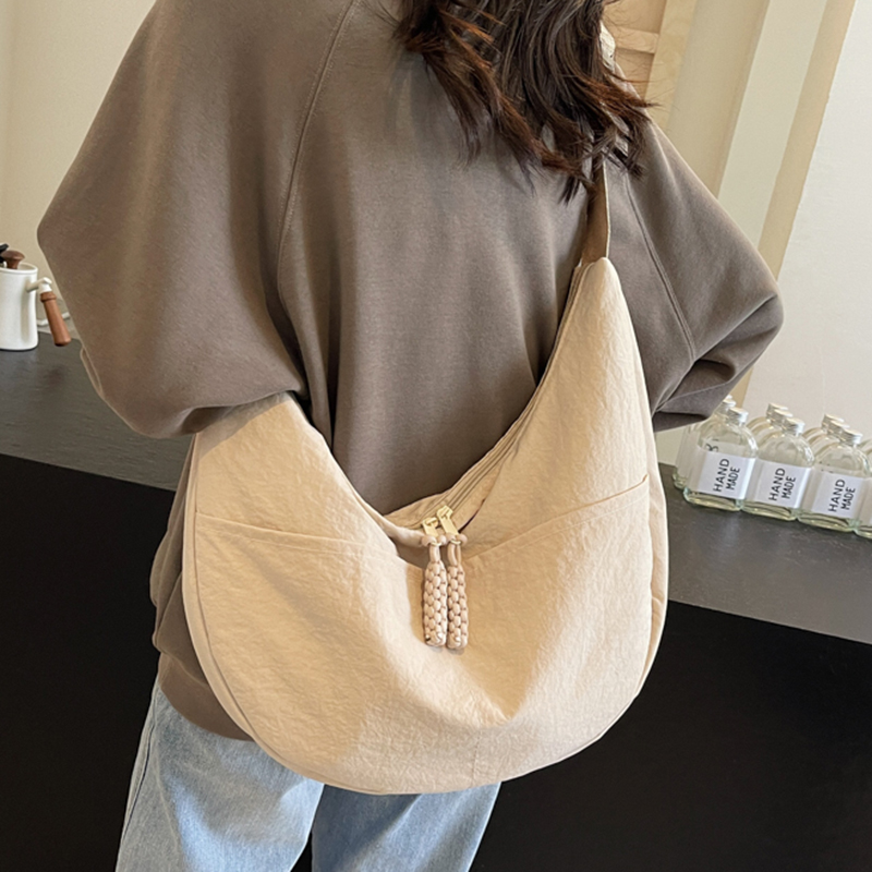 百搭休闲斜挎包2025新款小众