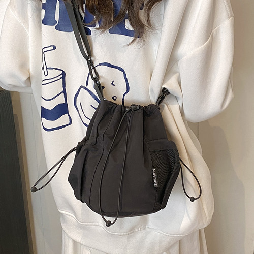 新款休闲百搭迷你小众单肩包