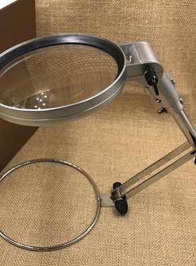 晶辉 厂家130MM超大镜面可折叠台式LED放大镜3B-1