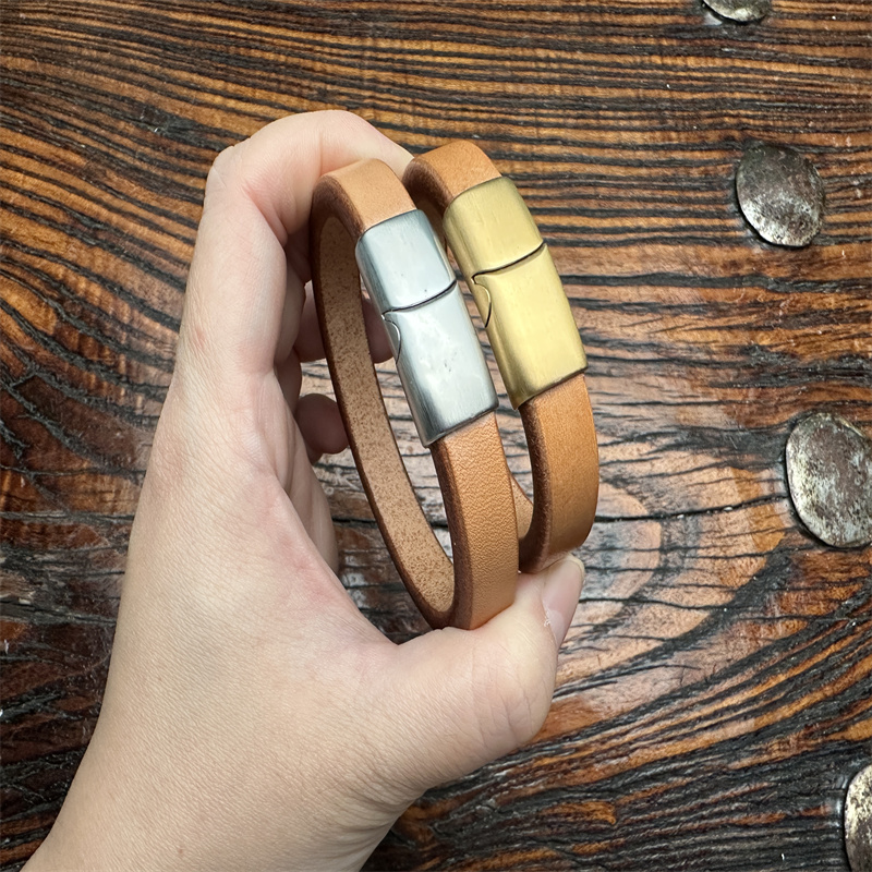 枥木鞍革头层牛皮时尚磁吸扣手环