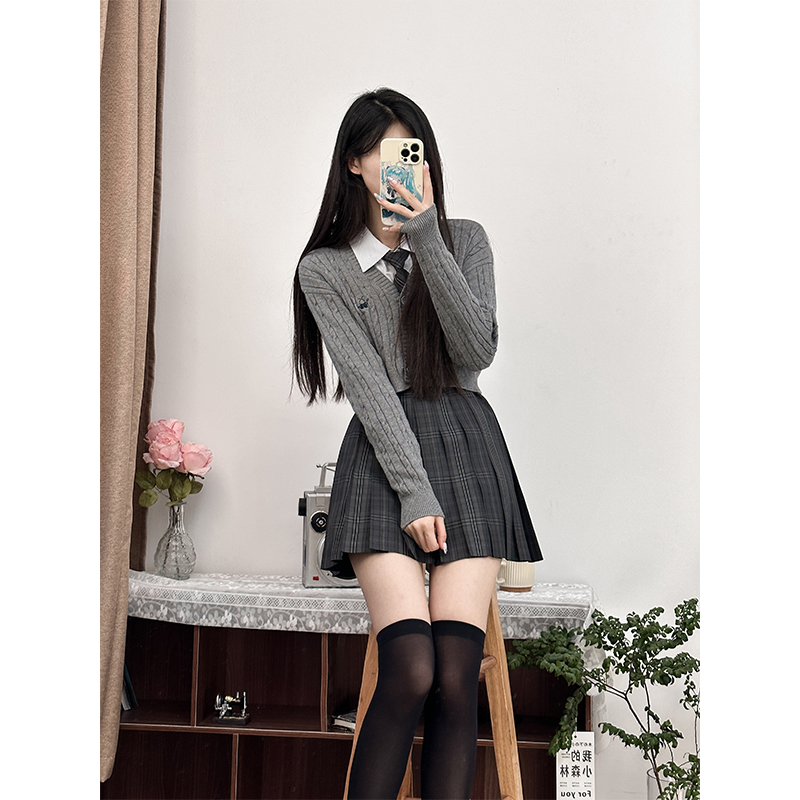 车厘子jk灰色短款长袖毛衣女秋季日系学院风百搭显瘦v领针织开衫