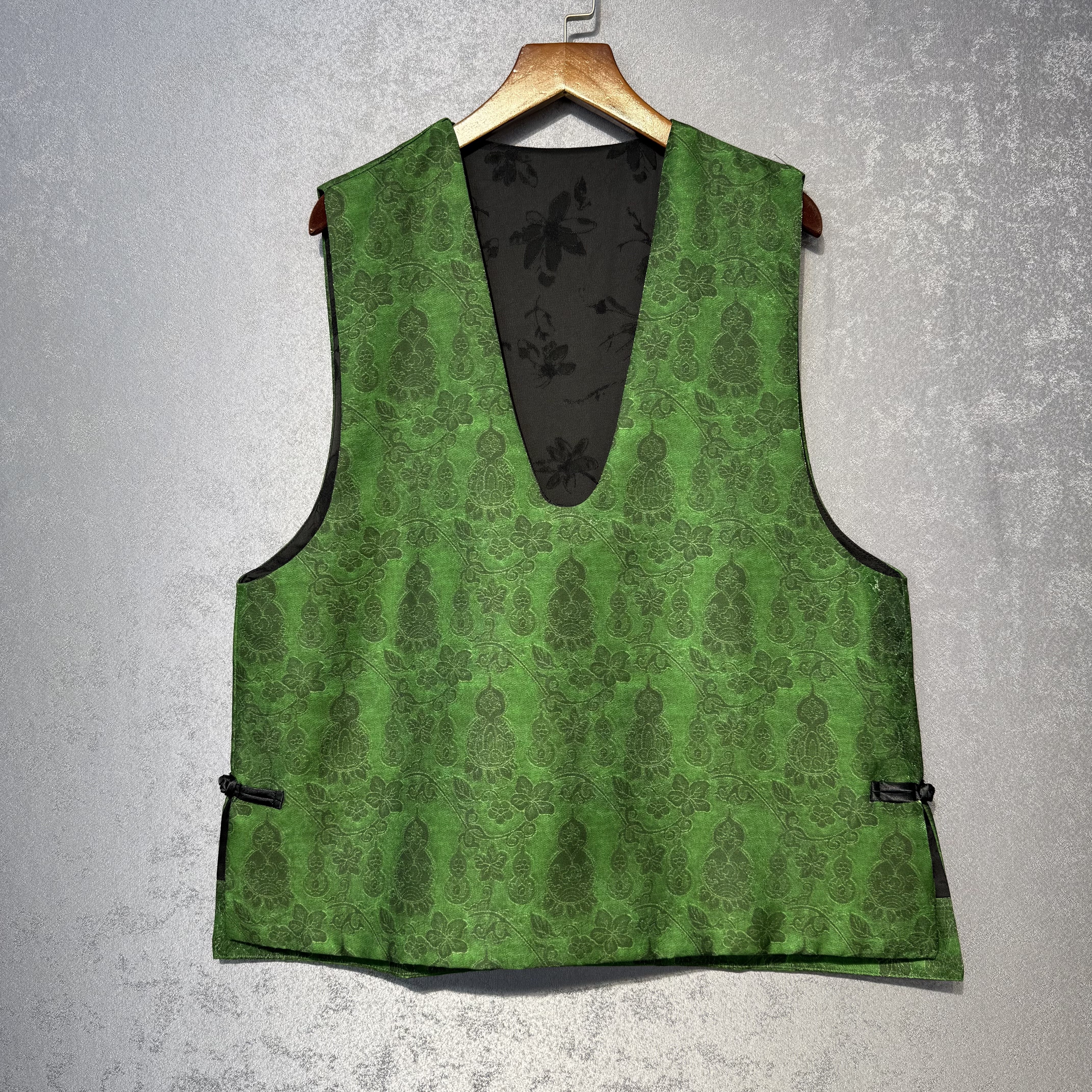 绿葫芦大V马夹领2026春夏新款新中式国风气质宋锦提花复古马甲女