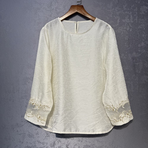 新中式轻国风醋酸缎面提花网纱刺绣圆领长袖打底衬衫春季新款女装