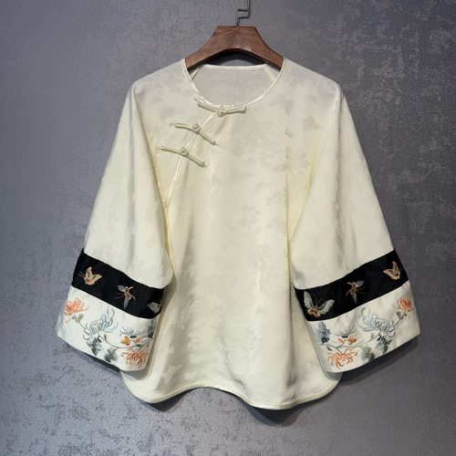新中式国风刺绣花萝提花上衣女2026春季新款复古盘扣斜襟气质衬衫